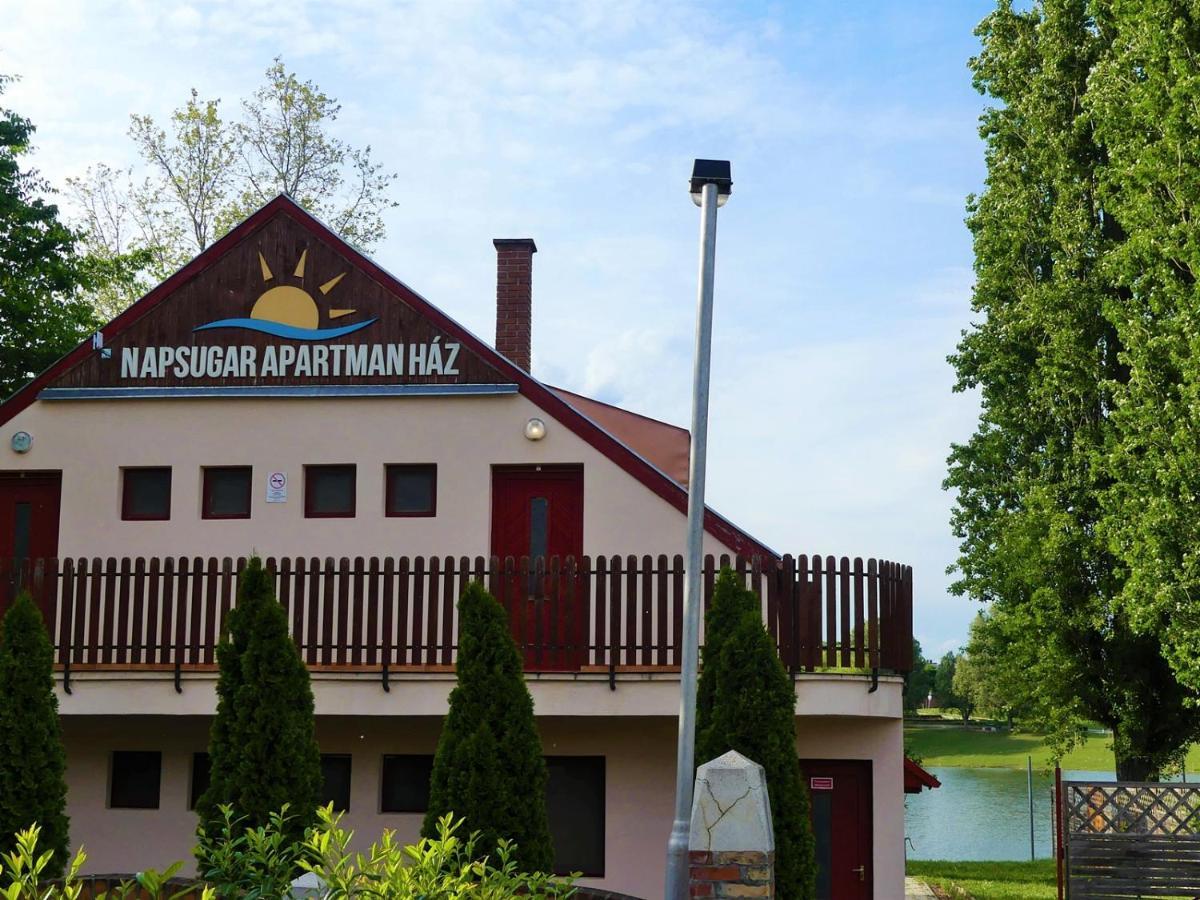 Napsugár Apartman Baja Exteriér fotografie