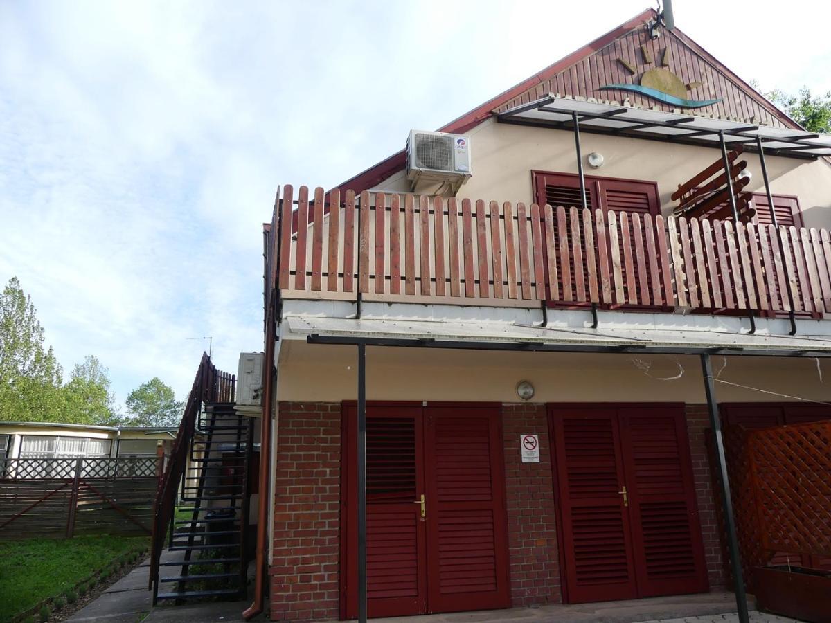 Napsugár Apartman Baja Exteriér fotografie