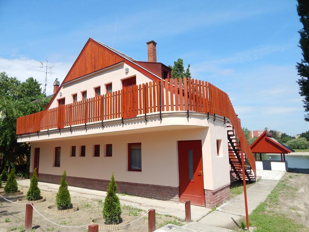 Napsugár Apartman Baja Exteriér fotografie